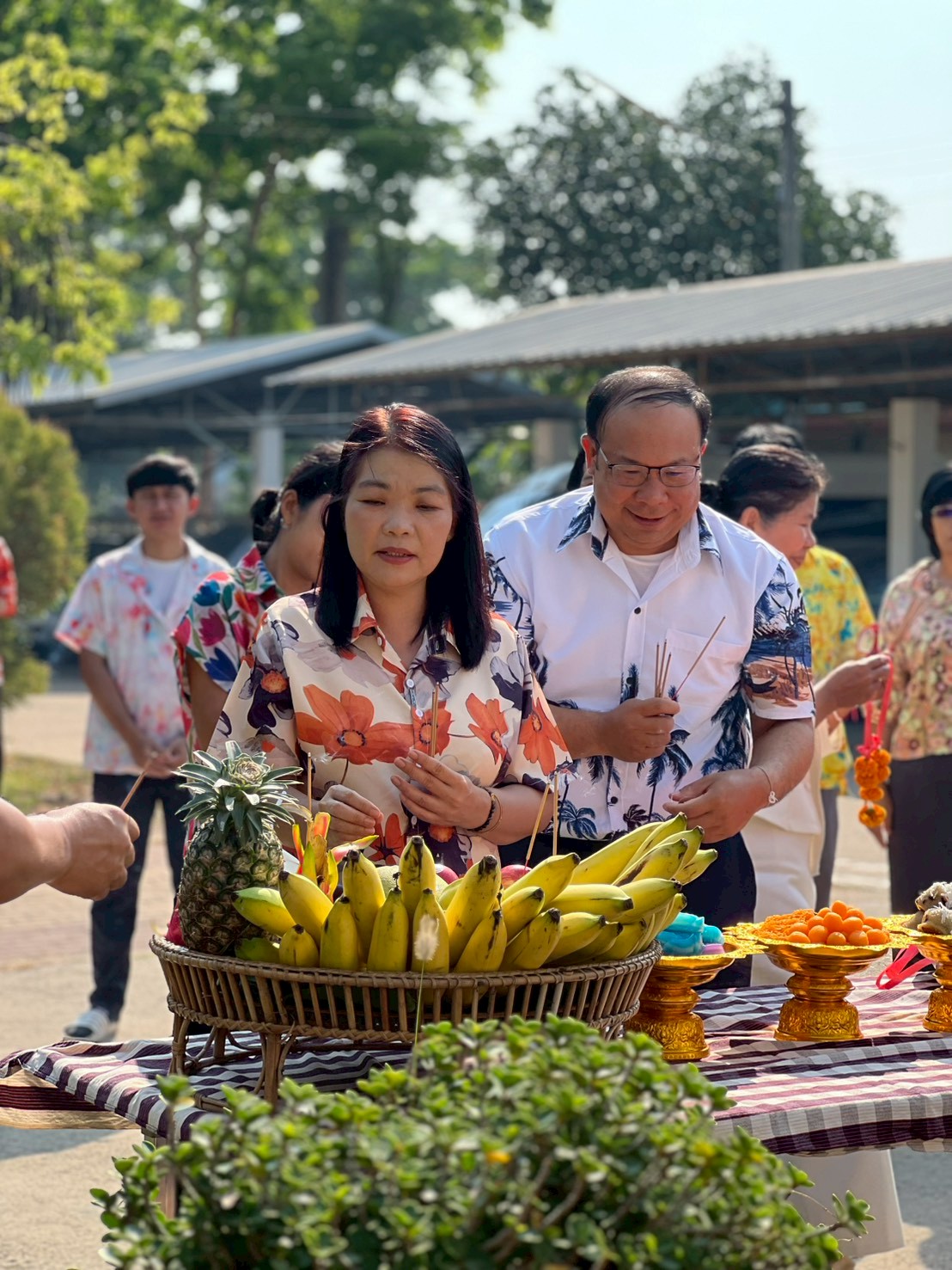 title - ส.ป.ก. ยโสธร จัดพิธีเจริญพระพุทธมนต์ทำบุญถวายภัตตาหารเพลแด่พระสงฆ์ พิธีสักการะศาลเจ้าที่และสิ่งศักดิ์สิทธิ์ประจำสำนักงาน เนื่องในเทศกาลวันขึ้นปีใหม่ไทย